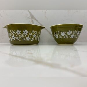 Vintage Pair of Pyrex Spring Blossom Green and White Crazy Daisy Bowls